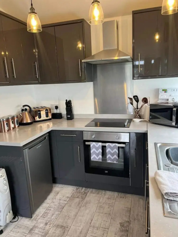 Stunning One Bed Modern & Contemporary Chalet