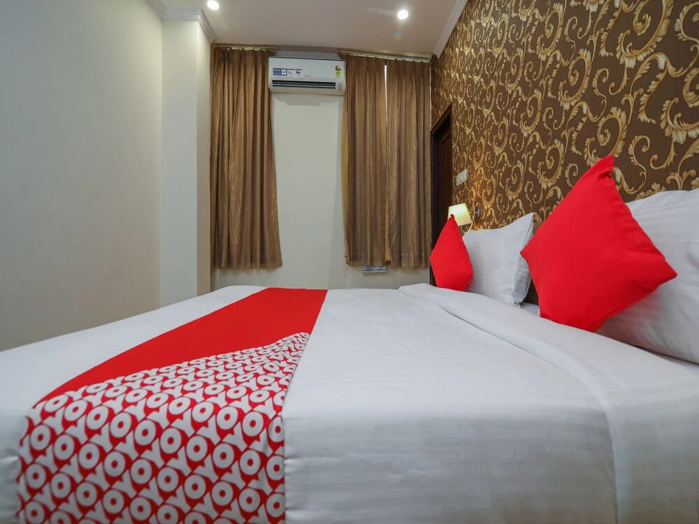 OYO 14892 Hotel Tourista