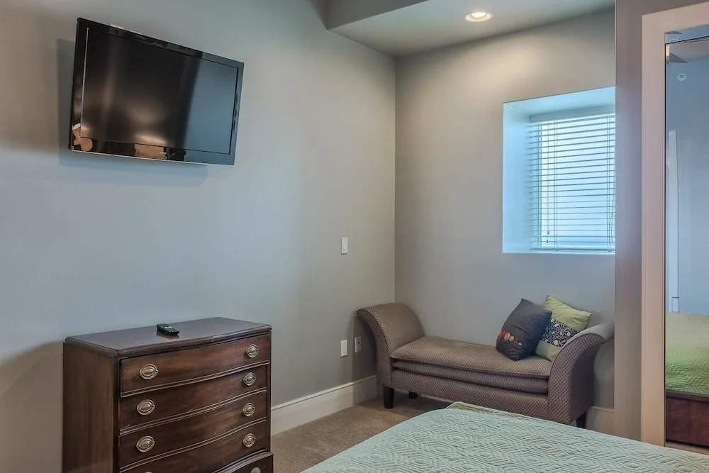 Turquoise Place Unit 2205D
