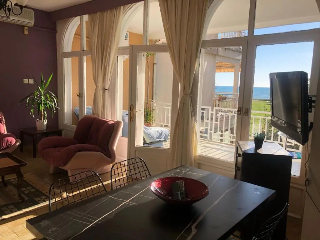 SEASİDE APARTMENT m and b house