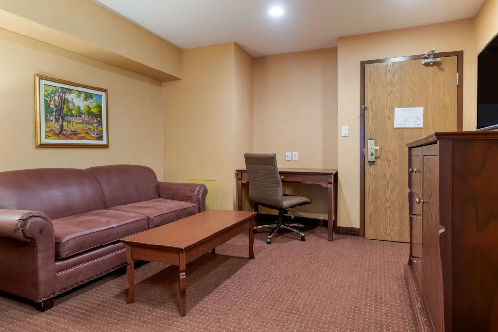 Best Western Plus Fredericton Hotel & Suites