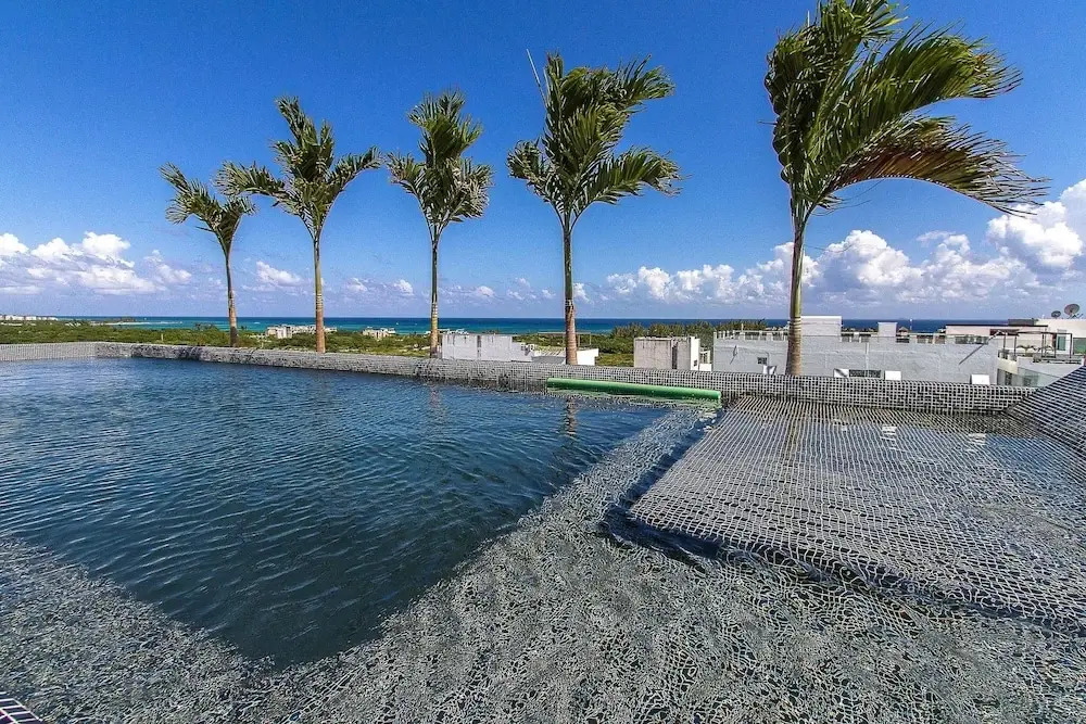 Charming, Huge & Bright Studio on the New 5th Avenue, 3 Blocks From the Beach!