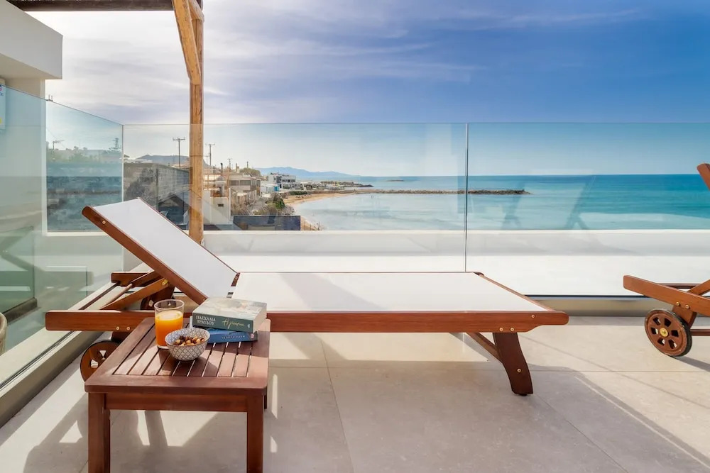 Wave, an Idyllic Seafront Suite