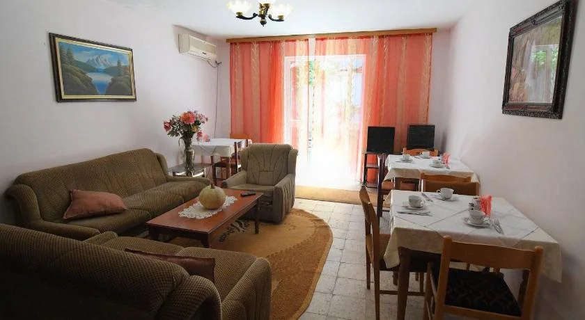 Hotel HAXHIU Tirane