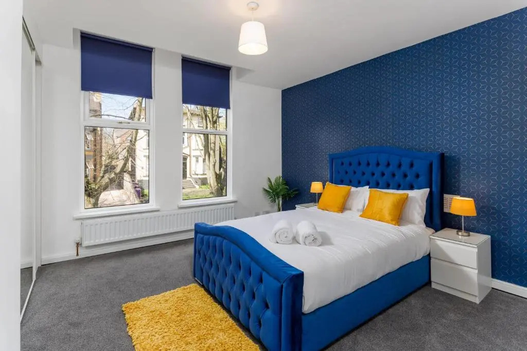 FLATZY - Stylish Abode on Doorstep of Sefton Park *10 minutes to Centre*