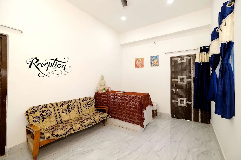 HOTEL SWASTIK "free pick up from station & airport"