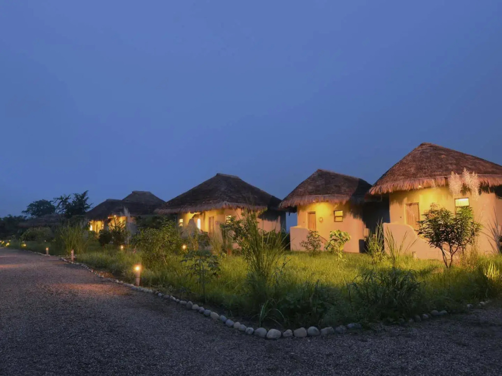 Barahi Jungle Lodge