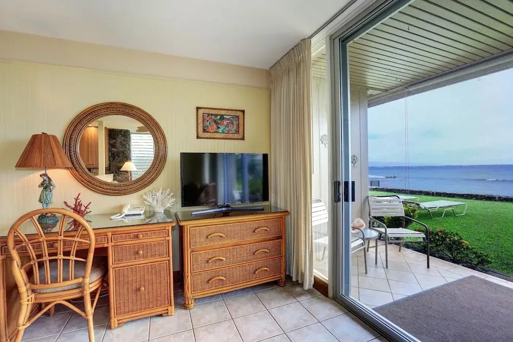 Pikake #a6 2 Bedroom Condo by RedAwning