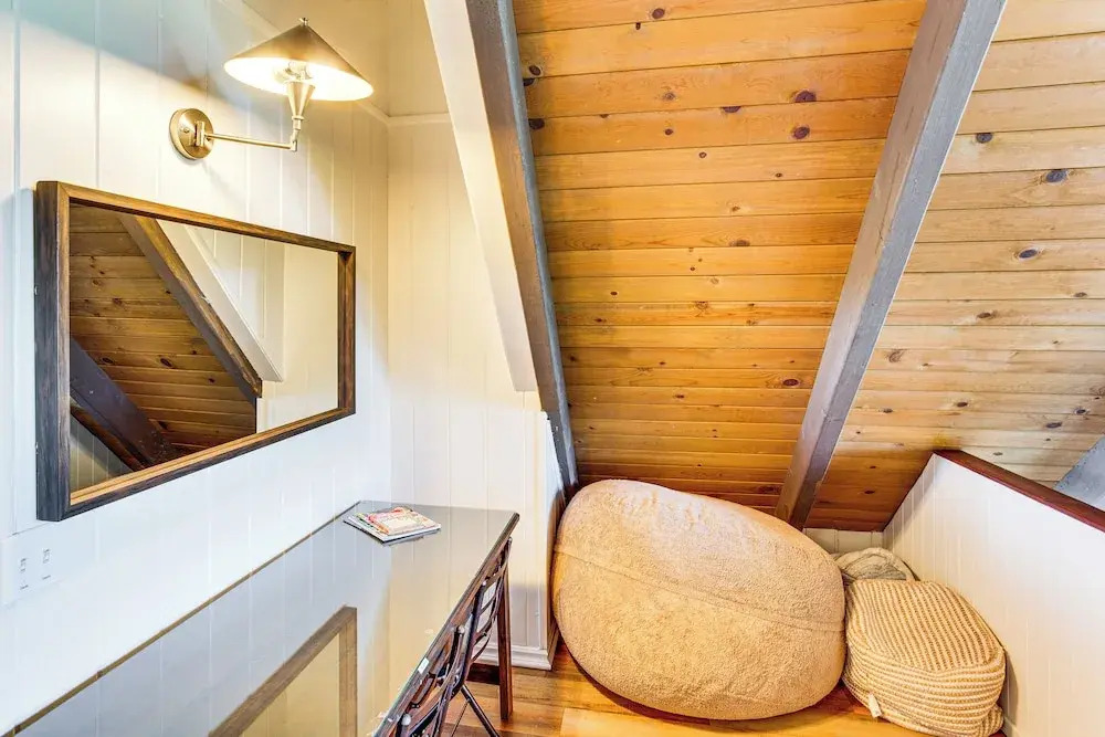 1 Mi to Lake Arrowhead Village! Cabin w/ Game Room