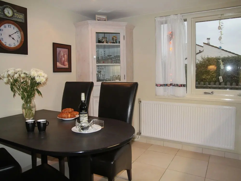 Deluxe Bungalow in Egmond aan den Hoef With Garden