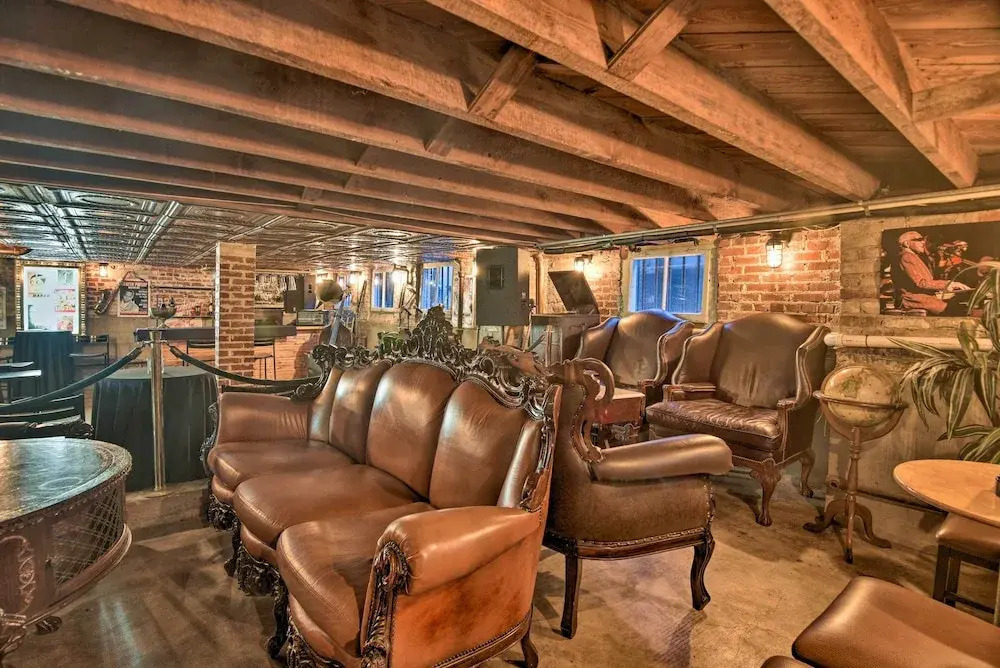 Historic Renovated Home < 2 Mi to Beach & Pier!