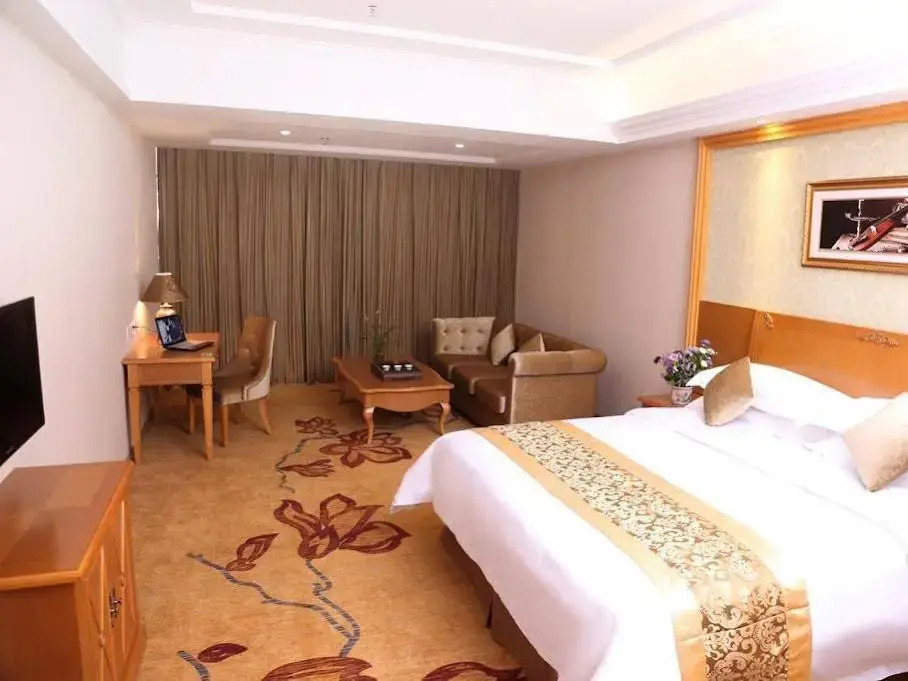 Vienna Hotel (Shenzhen Guanlan Guohuyuan Branch)