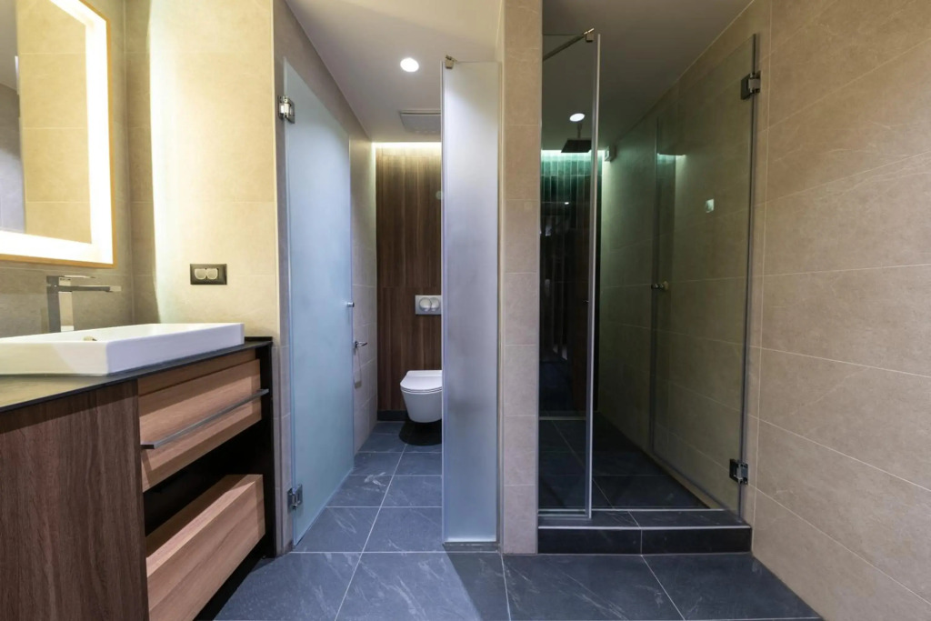 Woodside Residence 325