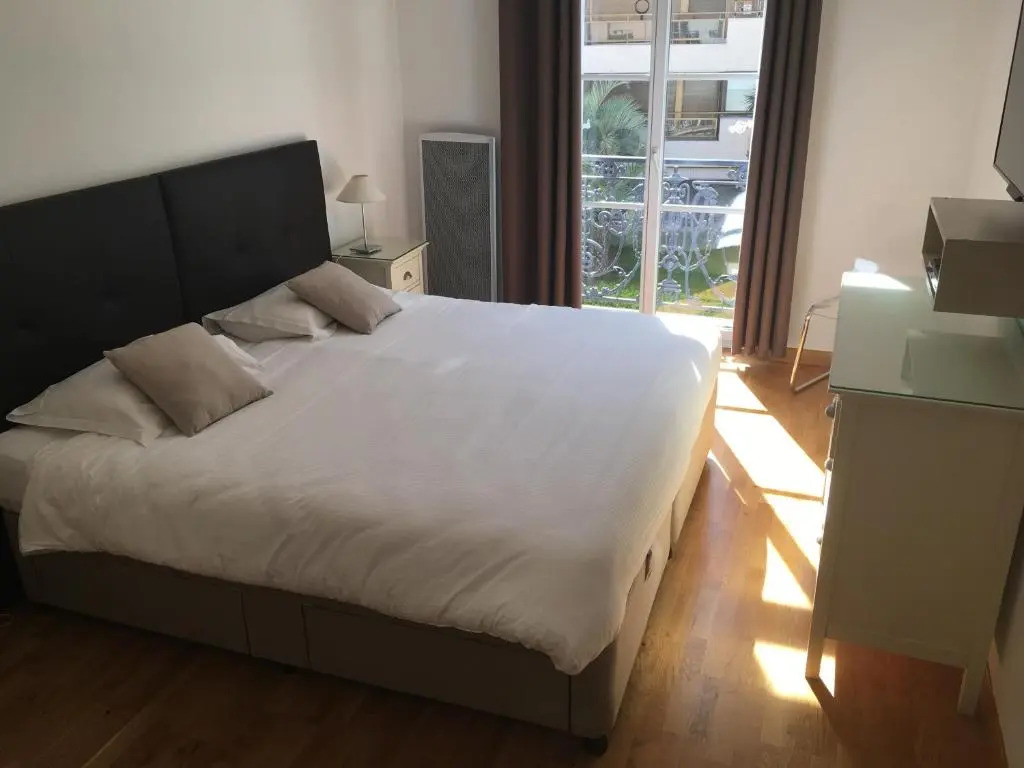 Golden Triangle 2Br/2Ba