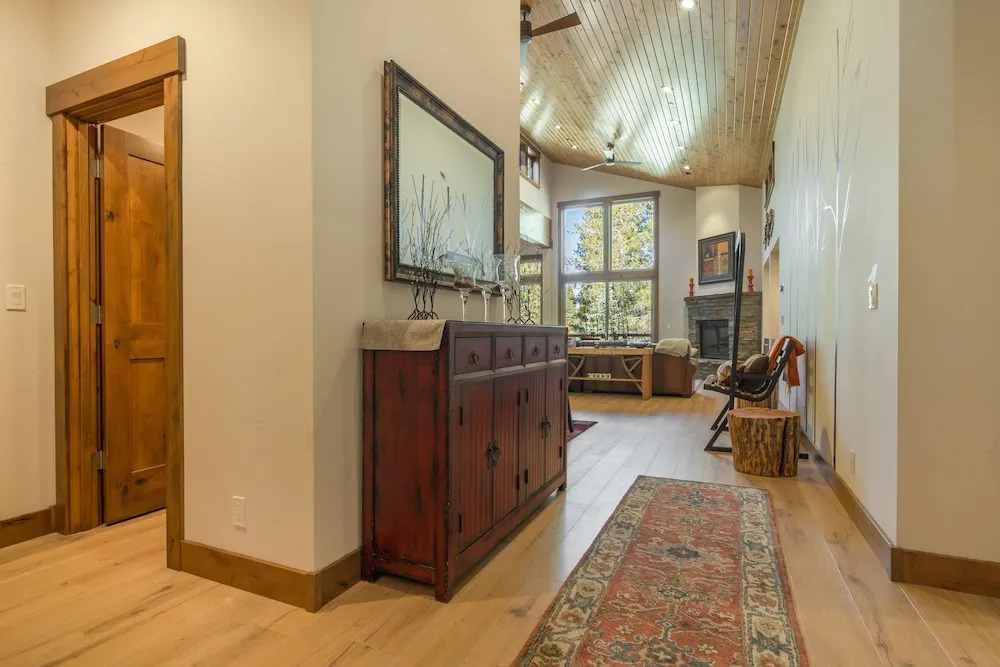 Sawtooth by Avantstay Spacious Pine Tree Cabin w/ Hot Tub