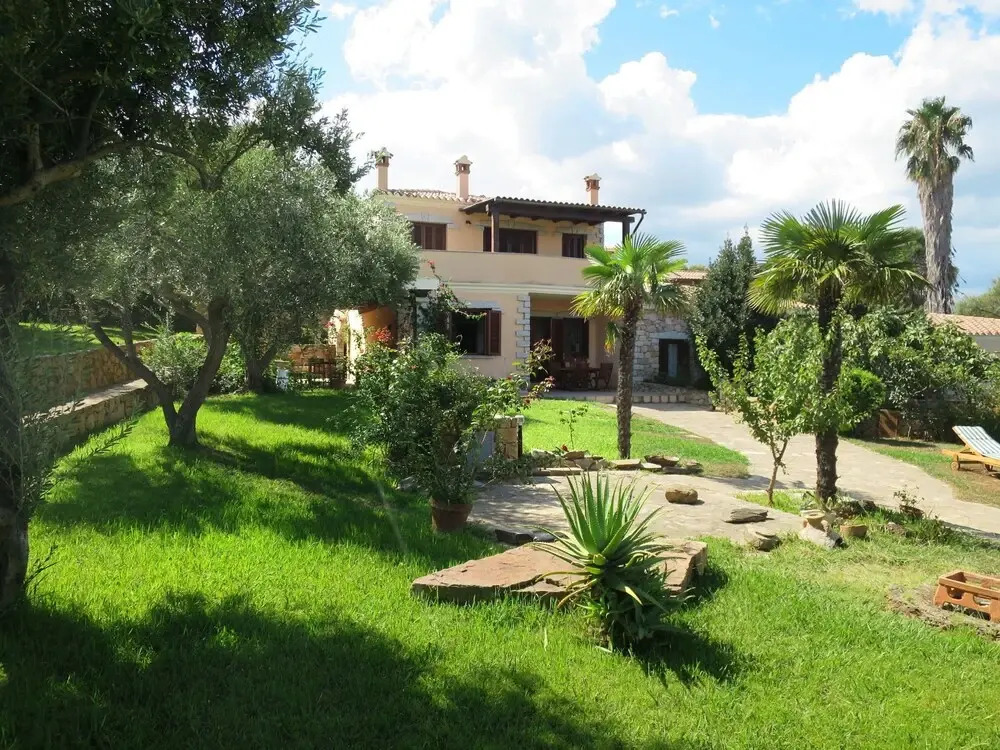 Borgo Le Logge Pool Tanaunella
