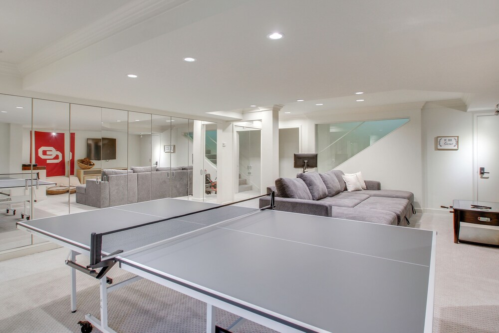 1 Mi to OU! Group Getaway w/ Game Room, Pool