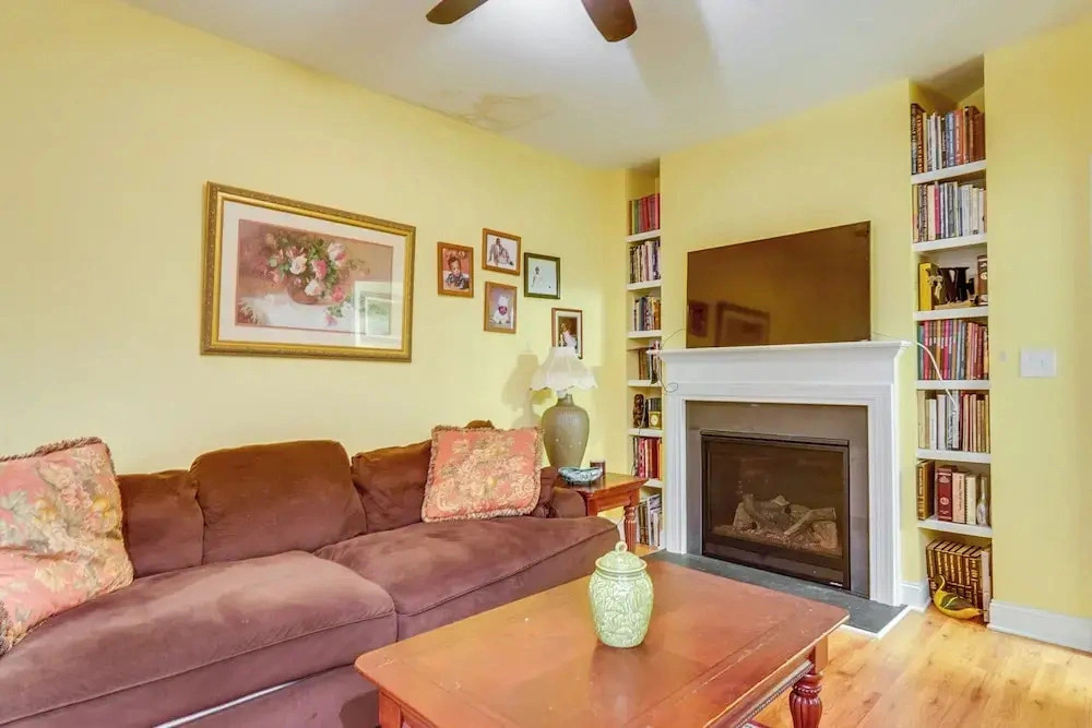Spacious Lakefront Apt w/ Deck in Fayetteville