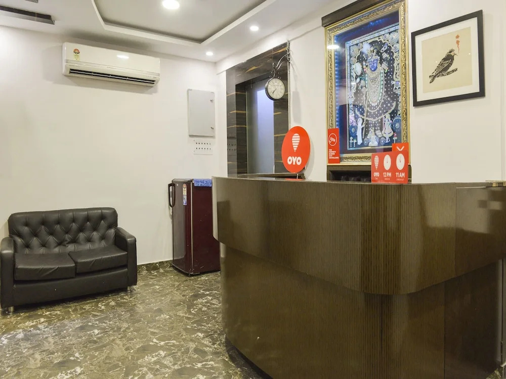 OYO Flagship 3352 Krishna Guest Lines Bagri Market