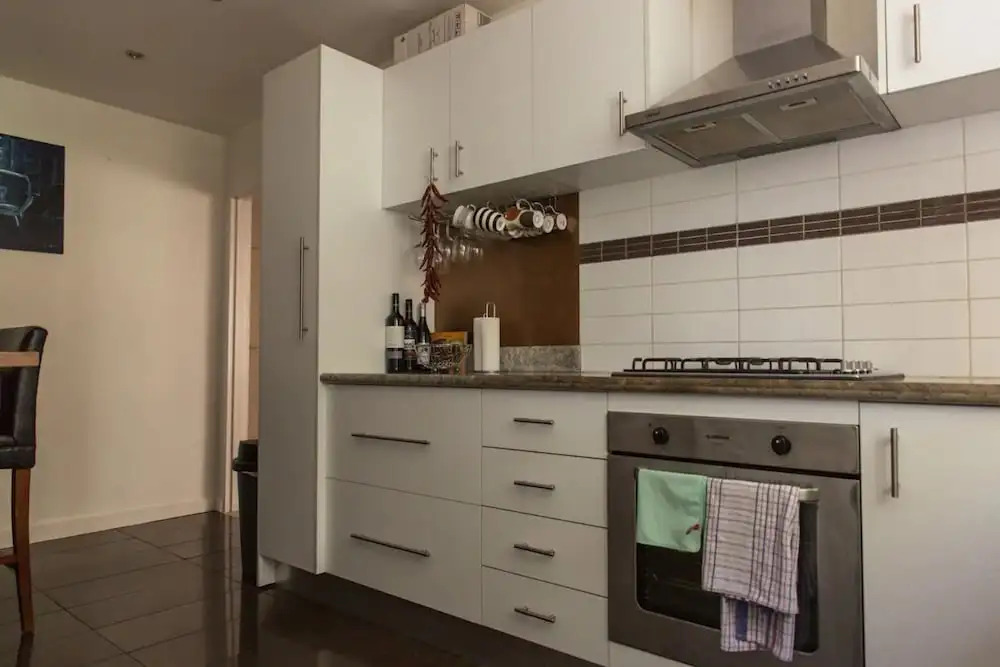 Bright And Spacious 2 Bedroom Apartment In Windsor