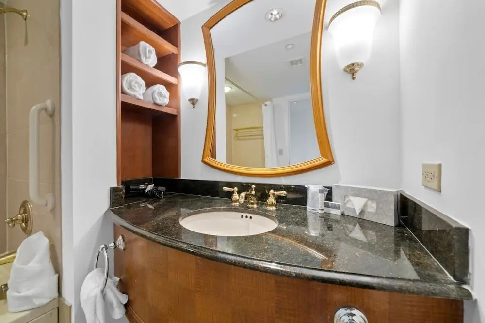 CozySuites  TWO Separate Luxe Ocean Front Condos