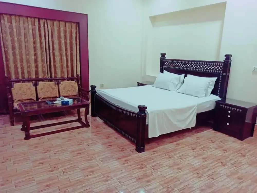 Rehaish Plus Guest House