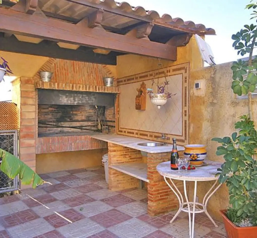 Villa - 8 Bedrooms with Pool and WiFi - 106437