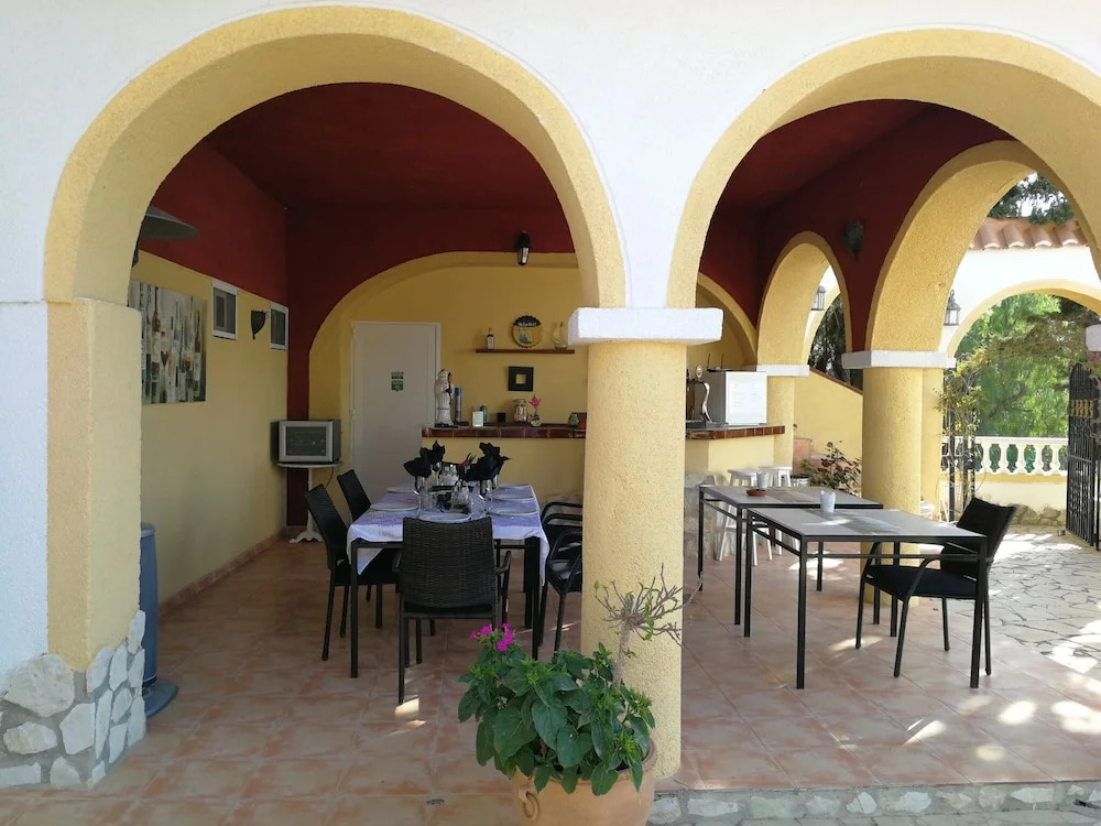 Lovely Holiday Home in Aigues With Private Swimming Pool