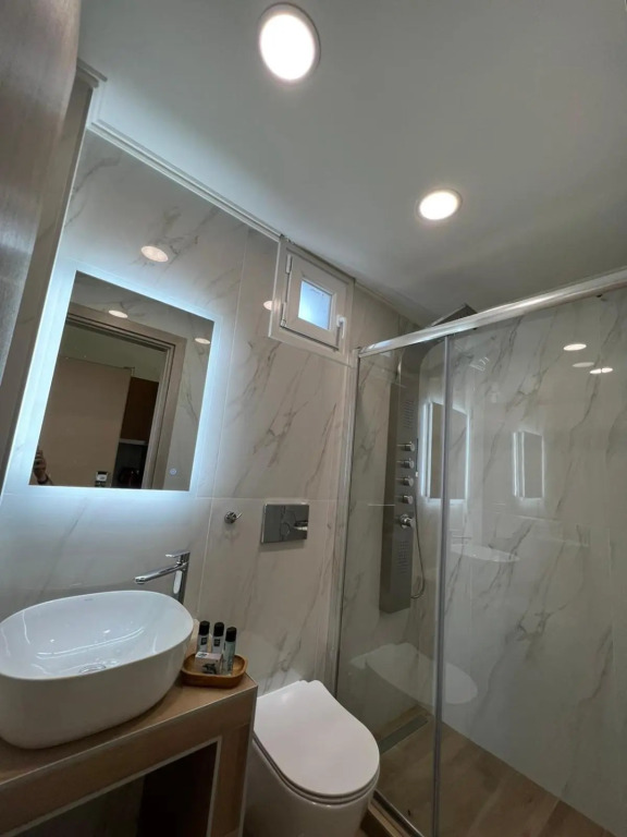 Wide Blue Luxury Boutique Suites