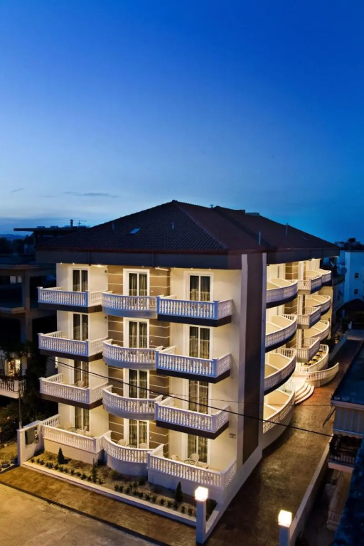 Rg Status Hotel