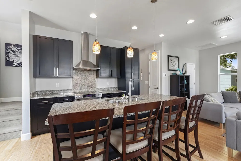 Miramar Beach House - Four Bedroom Home