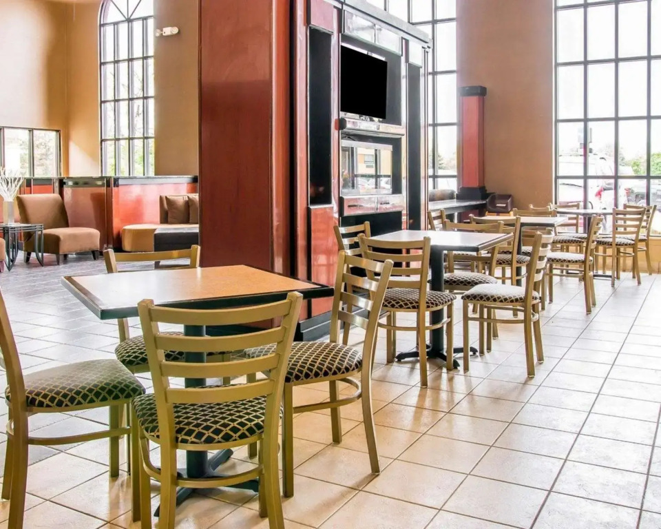 Baymont by Wyndham Flint Airport North