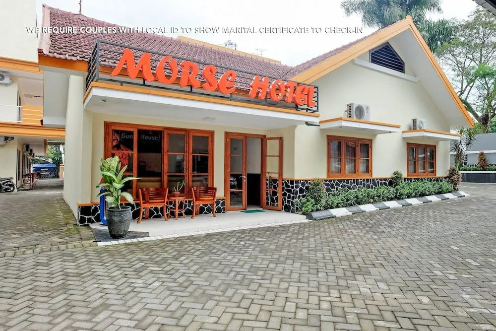 ZEN Rooms near Stasiun Kota Baru