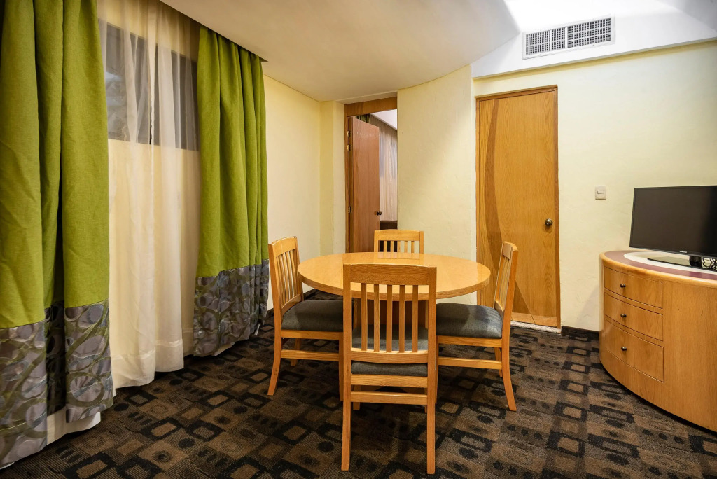 Hotel Mandarin Carton