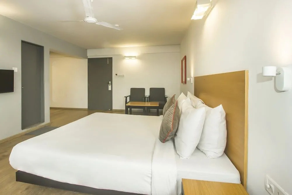 Super Townhouse Bombay Exhibition Centre Goregaon