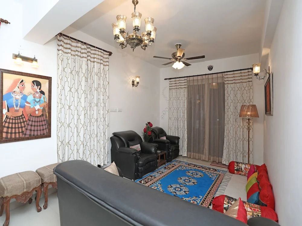 OYO 13172 Home Exotic 1BHK Pacific Golf Estate
