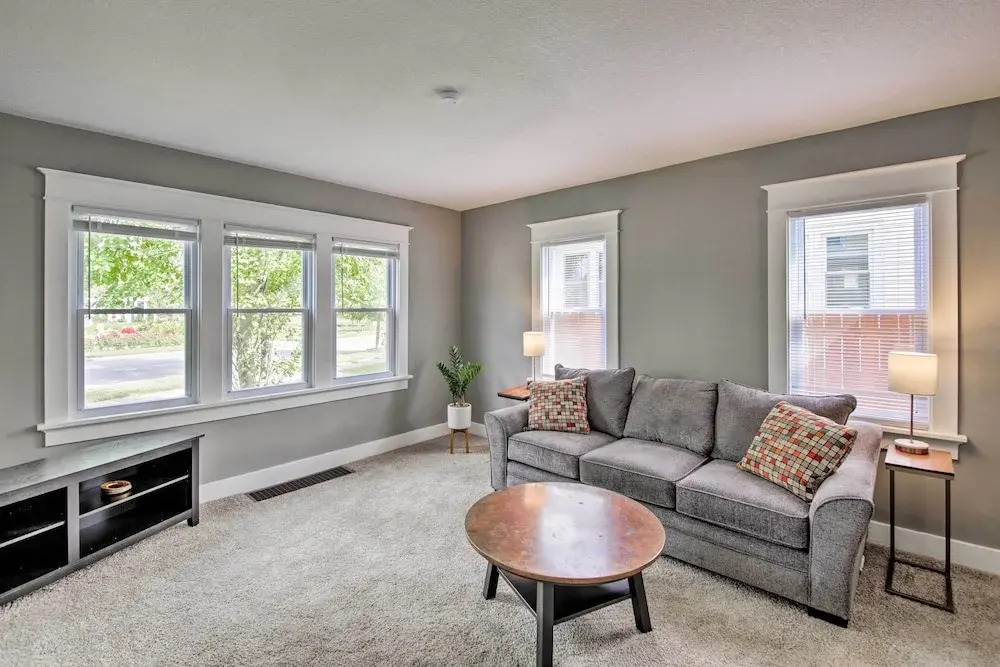 Lakeside Garden Home - 1 Mile to Main Street!