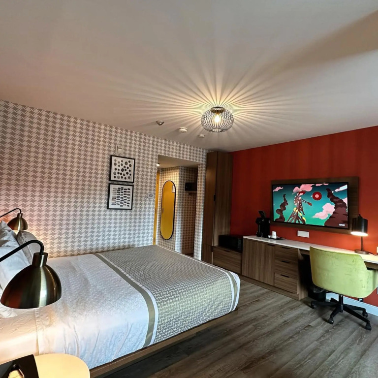 Отель Quality Inn & Suites Thunder Bay Downtown