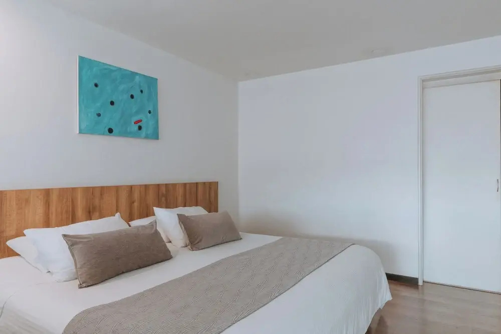 Travelers Orange Suites