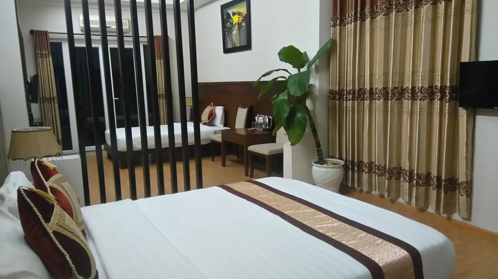 Shine Hue Hotel 2