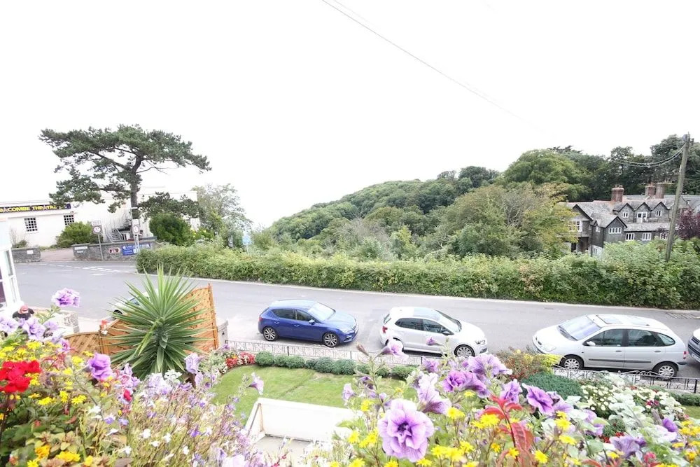 Coombe Court Hotel