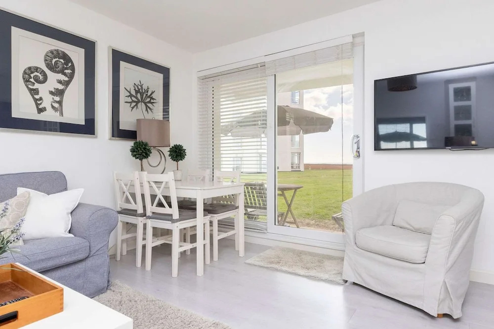 Stylish Ground Floor Apartment With Sea Views