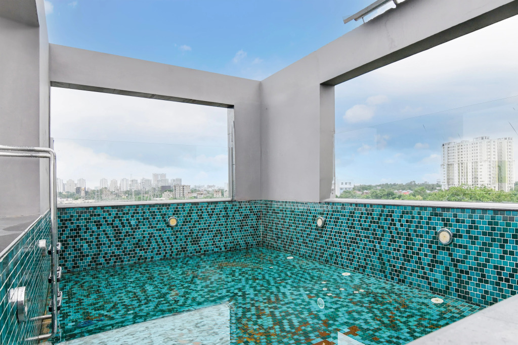 Collection O Water View Residency