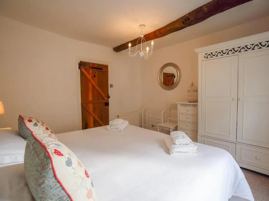 White Hart House, BURFORD