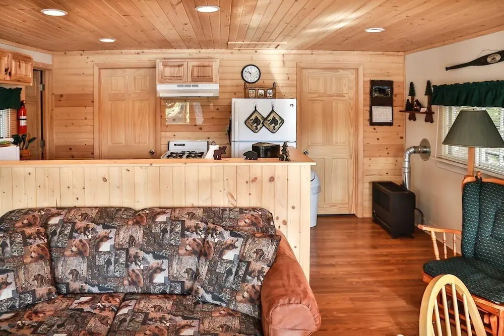 8017 Paton Rd - 2 Br Cottage