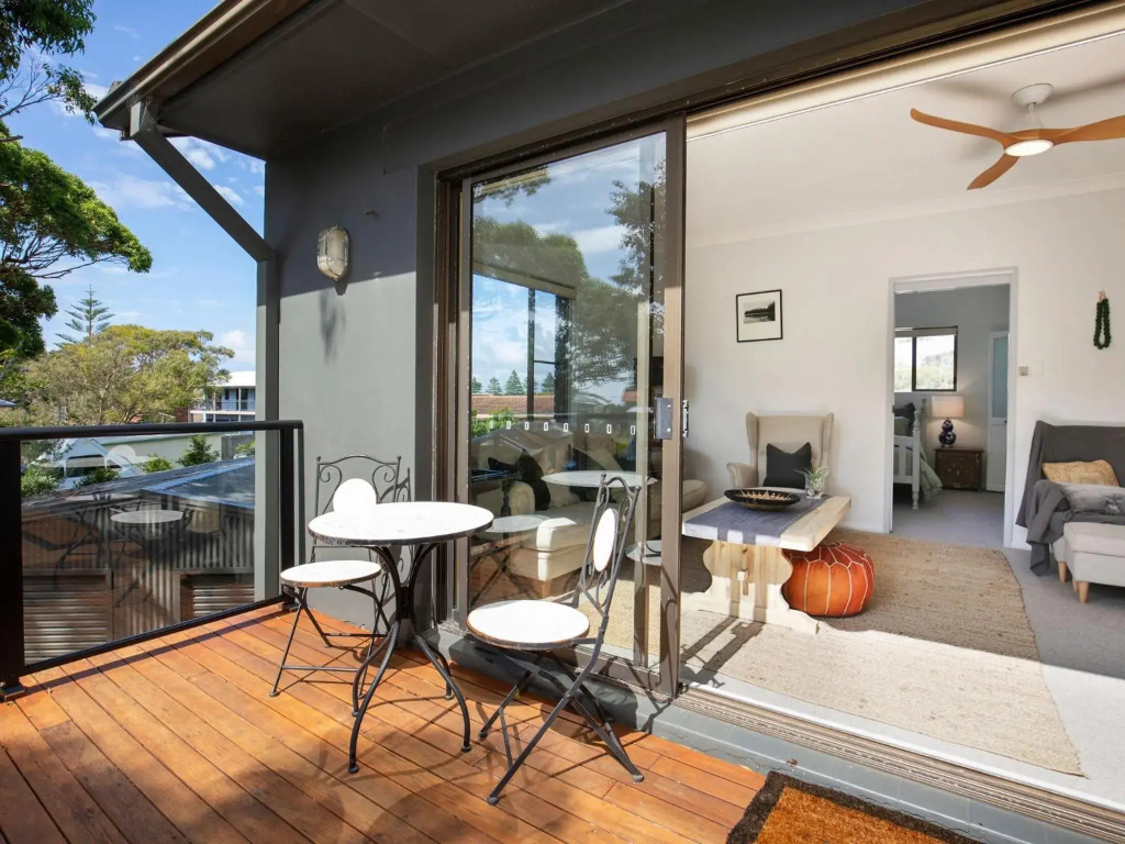 Saltbush Cottage Pet Friendly 1 Min Walk to Beach