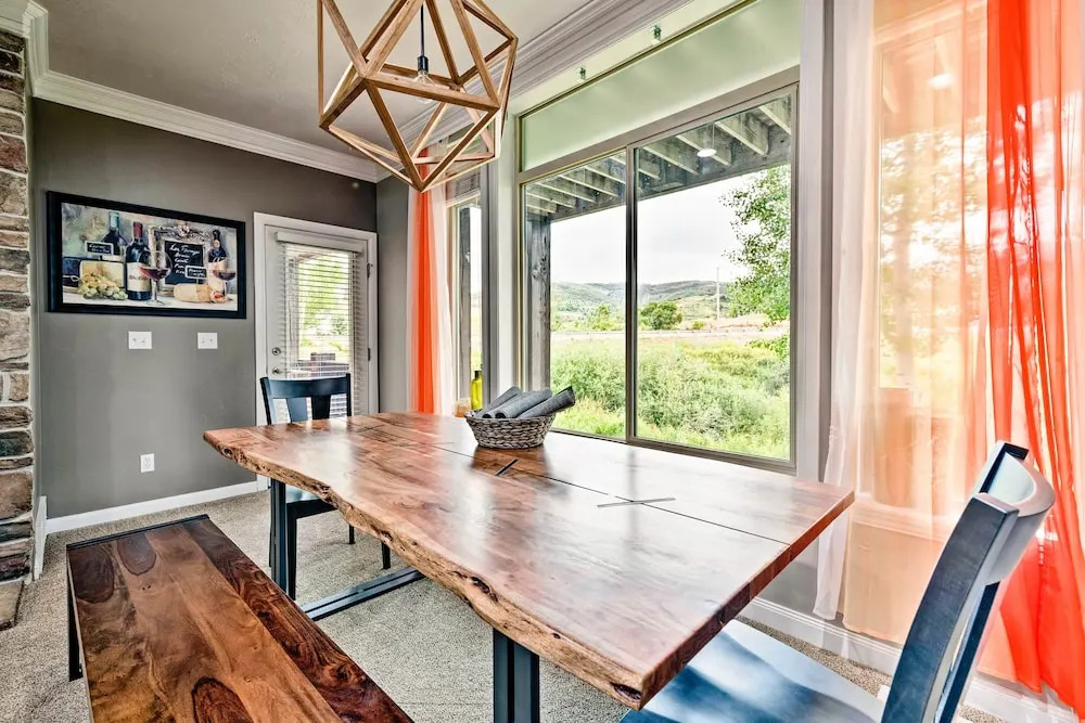 Renovated Condo 8 Miles to Snowbasin Ski Resort!