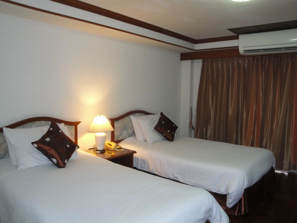 Interchange Tower Serviced Apartment - SHA Extra Plus