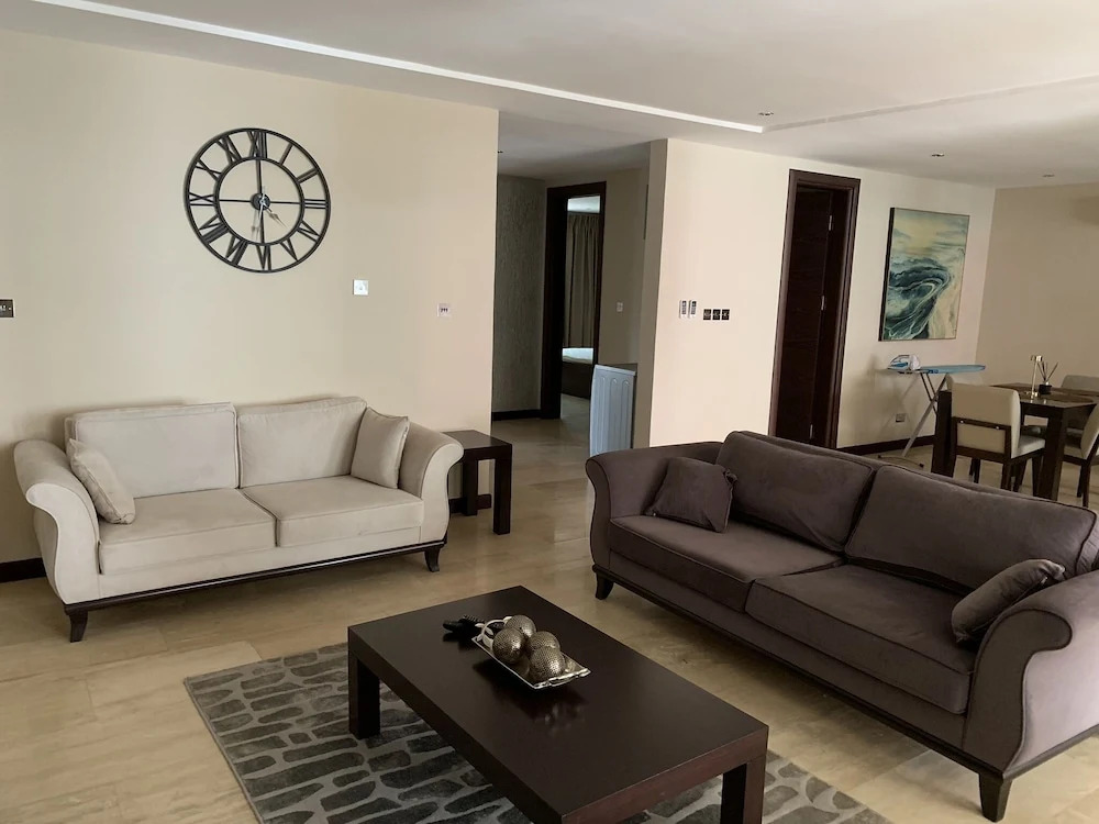 Euneva Court Townhouses - Bentley Place