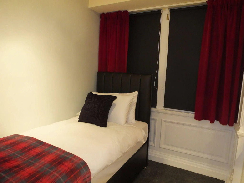 Royal Mile Mansions Apartment 27